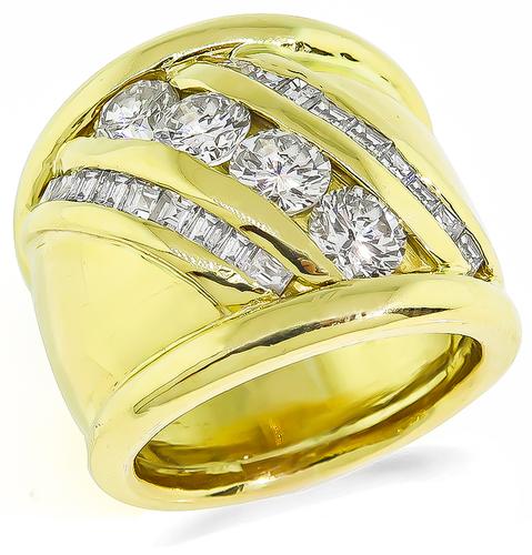 Round and Square Cut Diamond 18k Yellow Gold Ring