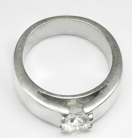 0.70ct Round Brilliant Diamond 18k Gold Engagement Ring