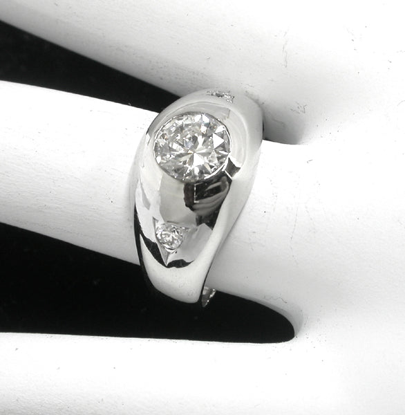 0.77ct Round Brilliant Diamond 14k Gold Gypsy Ring