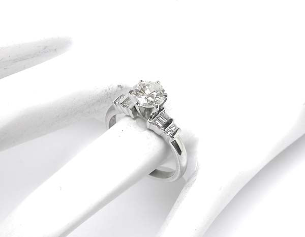 0.90ct Diamond Platinum Engagement Ring