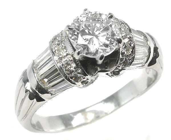 1.01ct Round Diamond Platinum Engagement Ring