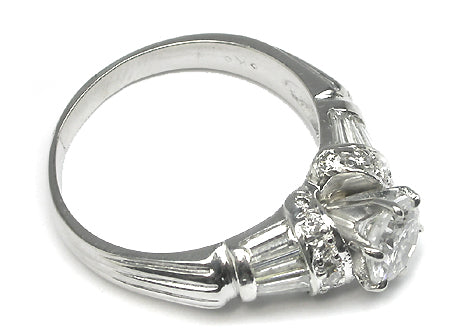 1.01ct Round Diamond Platinum Engagement Ring