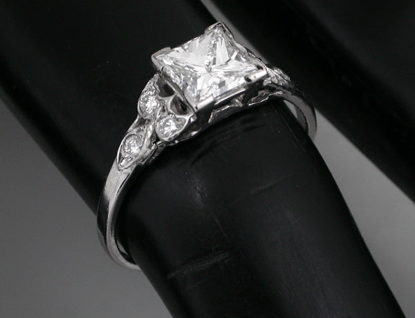 1.05ct Diamond Platinum Engagement Ring