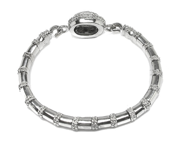 18k White Gold Diamond Cassis Collection Bangle