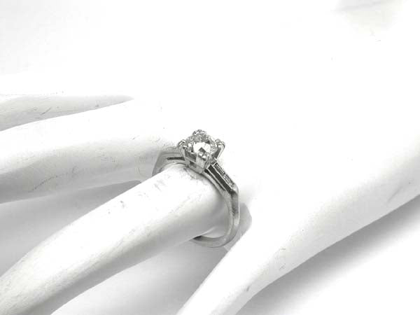 1920's 0.85ct Diamond Platinum Engagement Ring