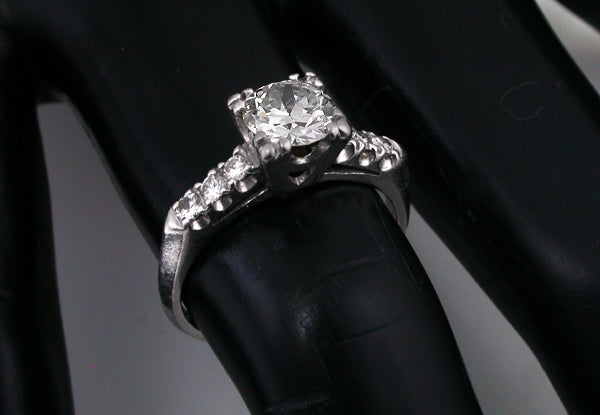 1920s 0.90ct Diamond Platinum Engagement Ring