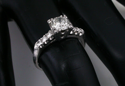 1920s 0.90ct Diamond Platinum Engagement Ring