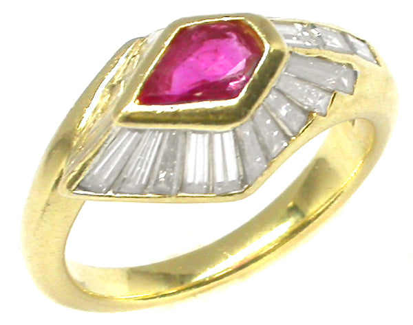 1970s 0.70ct Ruby 1.15ct Diamonds 18k  Gold Ring