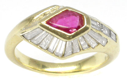 1970s 0.70ct Ruby 1.15ct Diamonds 18k  Gold Ring