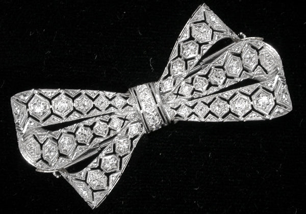 Art Deco  Diamond Platinum Bow Pin
