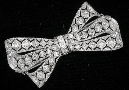 Art Deco  Diamond Platinum Bow Pin