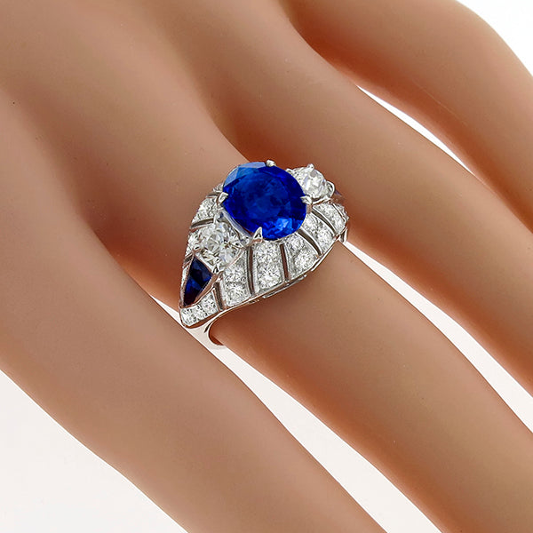 Art Deco Style 2.35 Carat Ceylon Sapphire Center Diamond Gold Ring