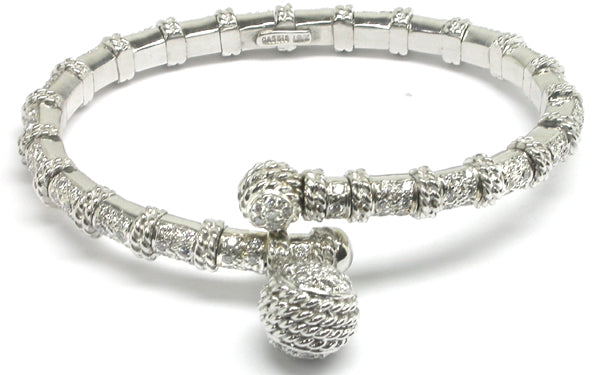 Cassis 18k White Gold Diamond Bangle