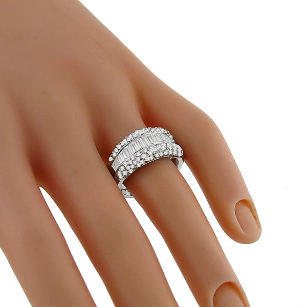 Estate 2.00cttw Round and Baguette Cut Diamond 14k White Gold Wedding Band