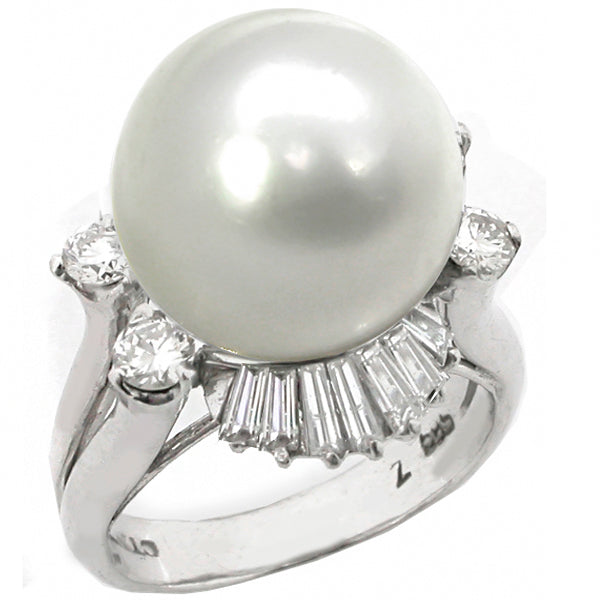 White South Sea Pearl 0.55ct Diamond Gold Ring