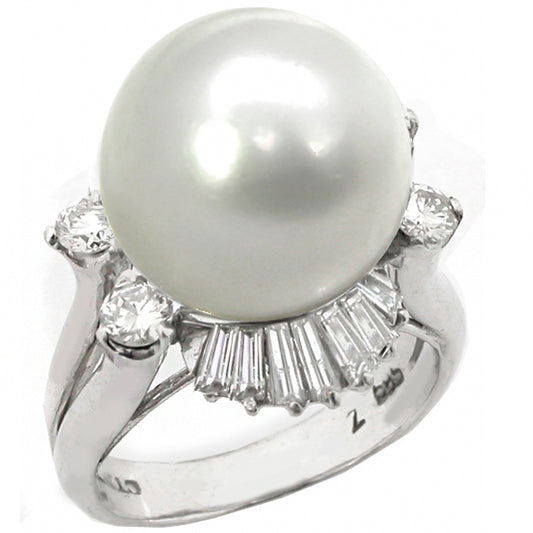 White South Sea Pearl 0.55ct Diamond Gold Ring