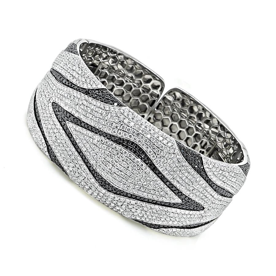 16.00ct Diamond 9.00ct Black Diamond Gold Bangle