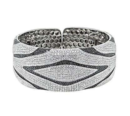 16.00ct Diamond 9.00ct Black Diamond Gold Bangle