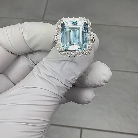 11.00ct Aquamarine 1.90ct Diamond 18k White Gold Ring