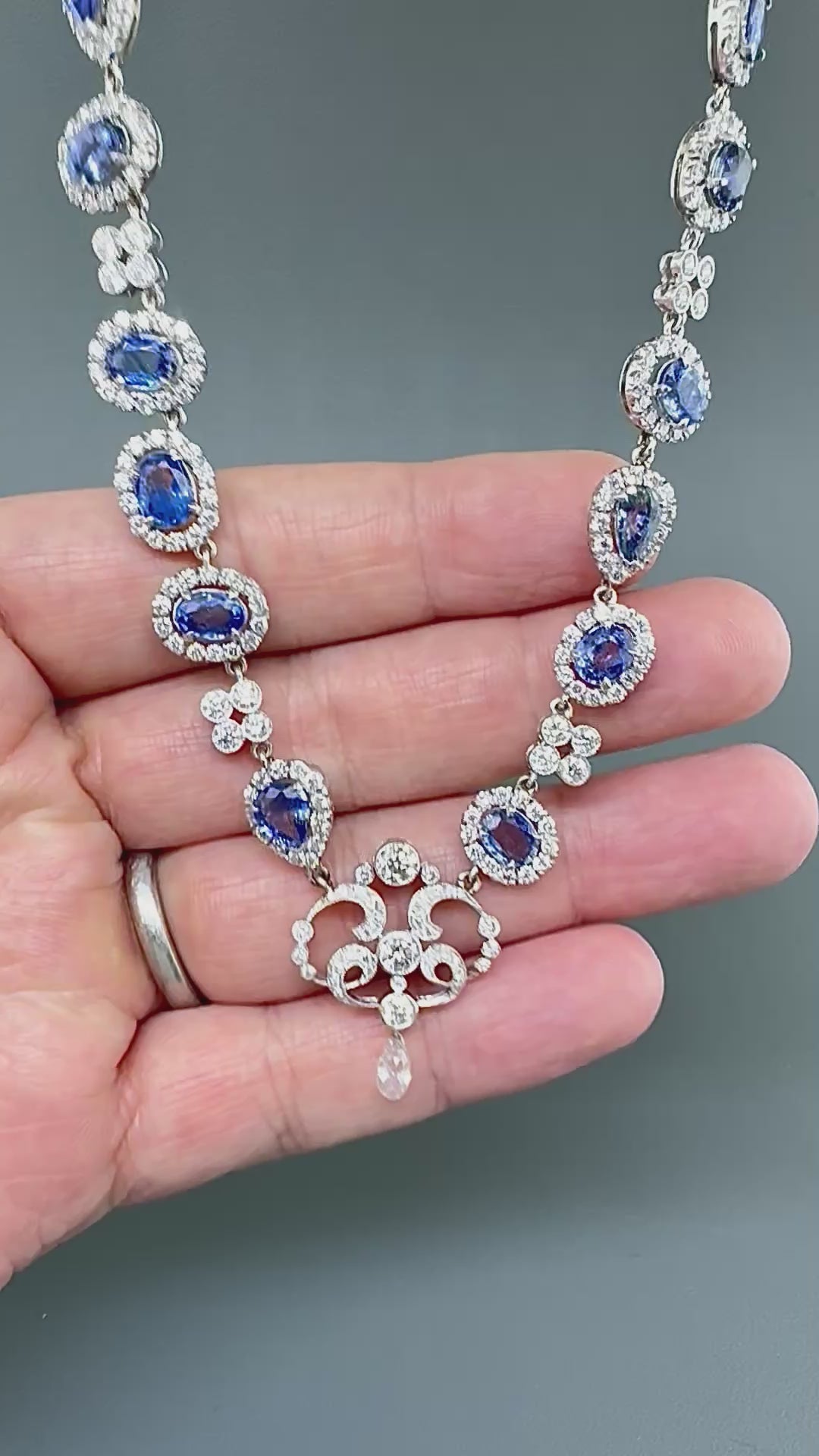 Estate 22.00ct Sapphire 11.00ct Diamond 18k White Gold Necklace