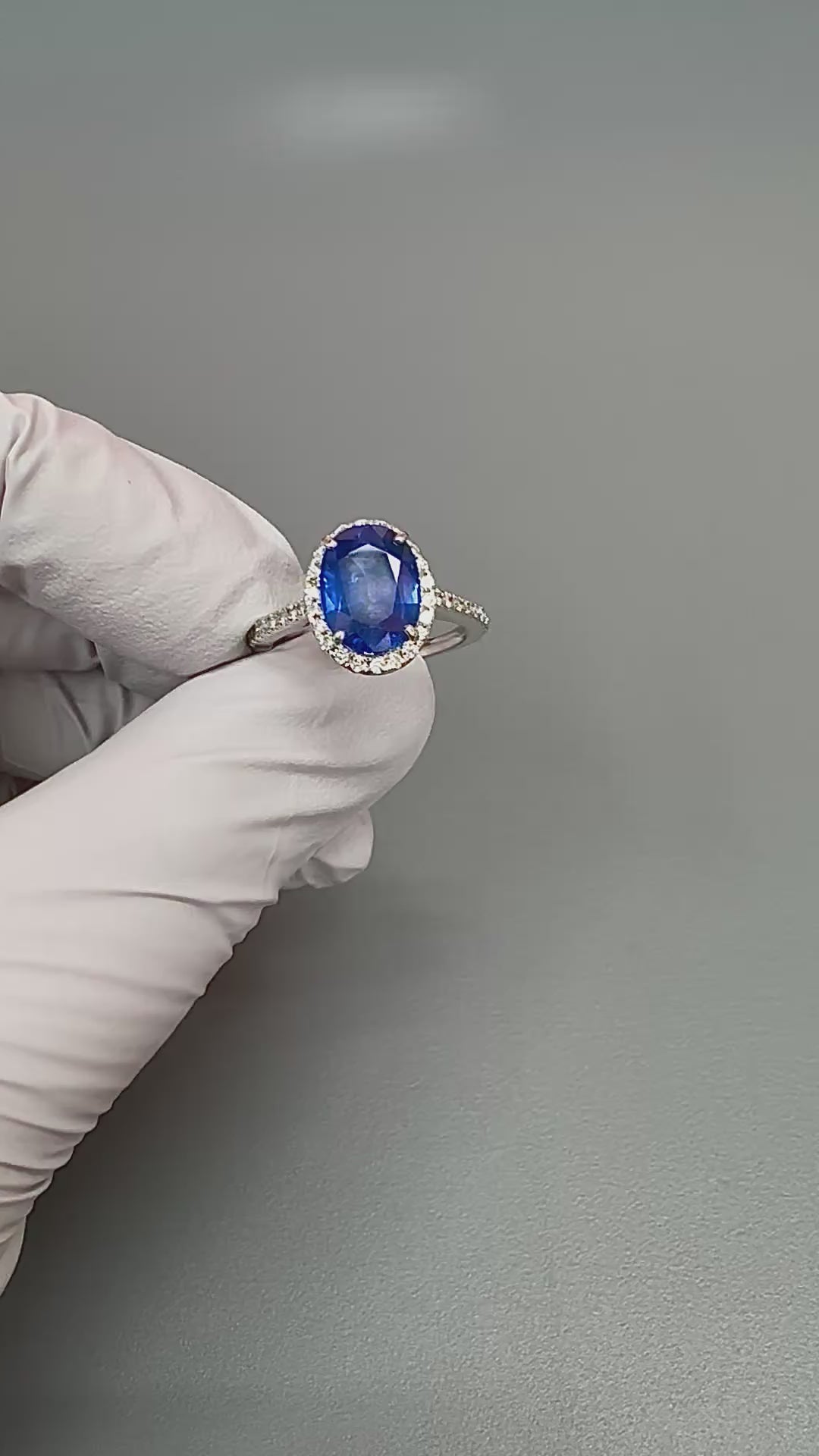 Estate 4.02ct Sapphire 0.40ct Diamond Platinum Halo Engagement Ring