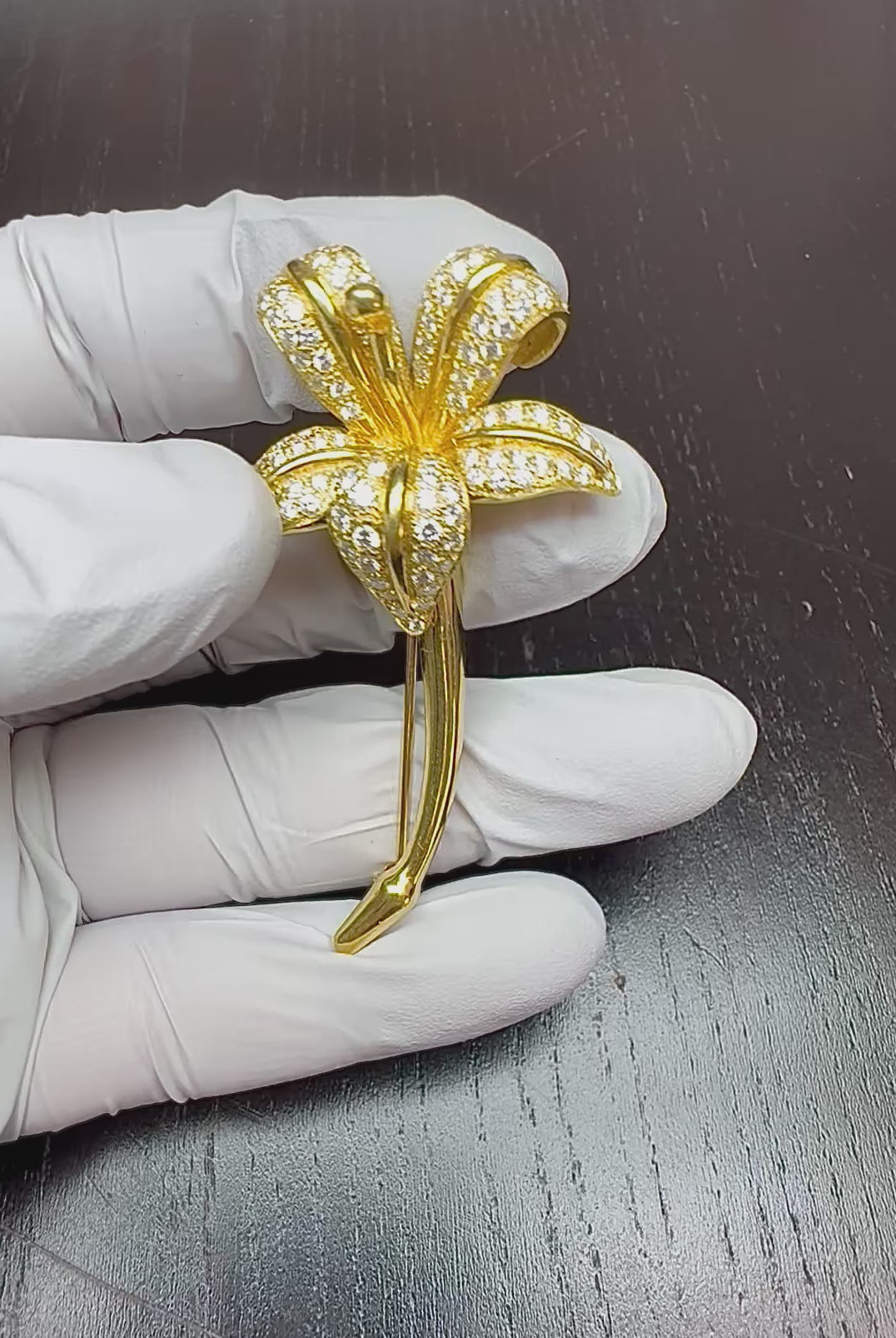 Estate 2.00ct Diamond 18k Yellow Gold Flower Pin