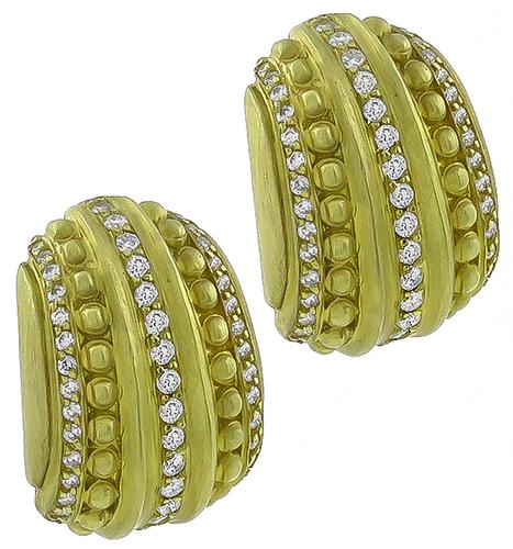 Round Cut Diamond 18k Yellow Gold Earrings