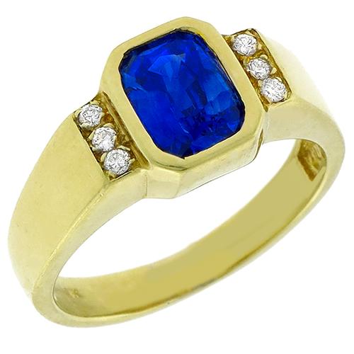 Estate 3.00ct Cushion Cut Sapphire 0.20ct Round Cut  Diamond 18k Yellow Gold Ring 