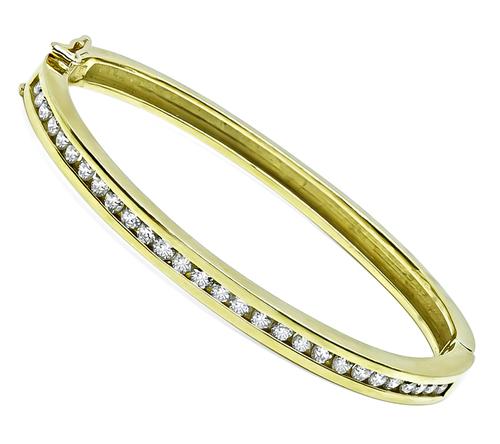 Round Cut Diamond 18k Yellow Gold Bangle