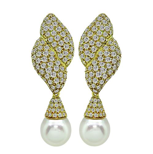 Round Cut Diamond Pearl 18k Yellow Gold Day and Night Earrings by Bvcciari