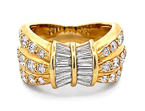 Baguette and Round Cut Diamond 18k Yellow Gold Ring