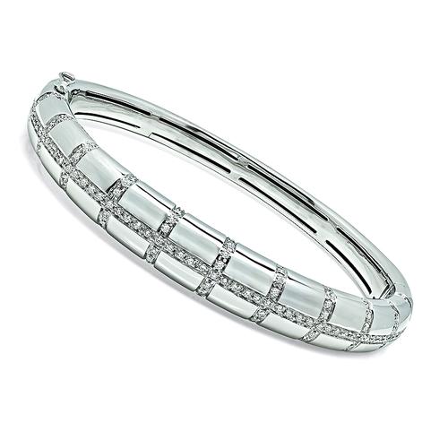 Round Cut Diamond 18k White Gold Bangle