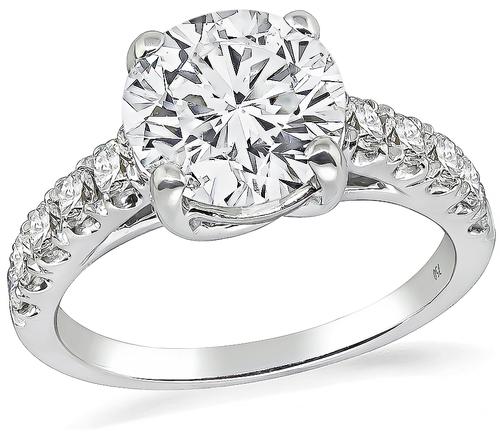 Round Brilliant Cut Diamond 18k White Gold Engagement Ring