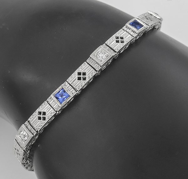 0.30ct diamond sapphire white gold filigree bracelet front view photo