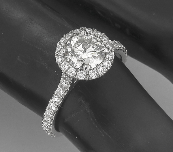0.96ct diamond platinum engagement ring 3/4 view photo