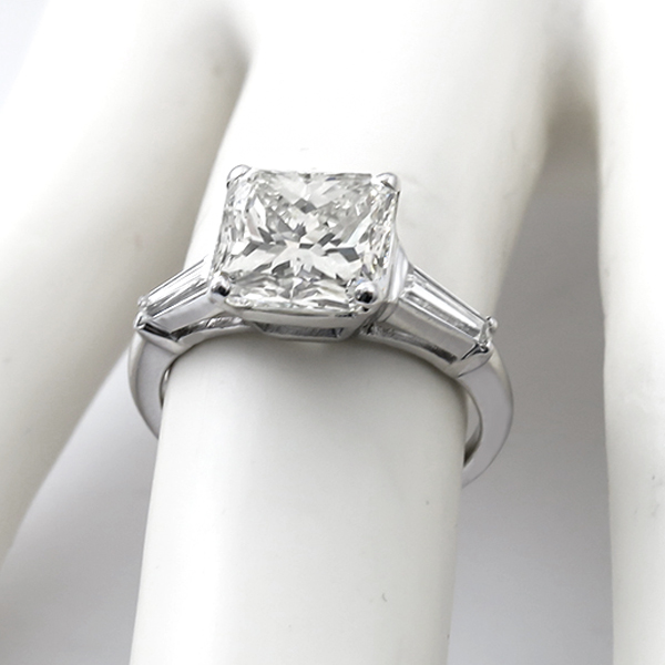 3.38ct diamond  engagement ring pic 1