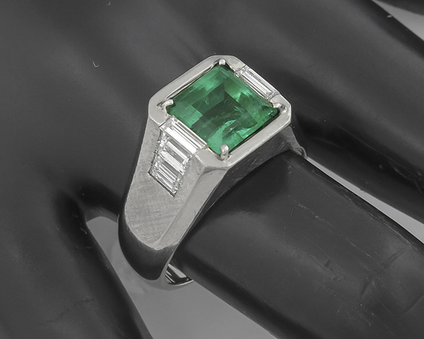 3.50ct emerald 0.70ct diamond white gold ring 3/4 view photo