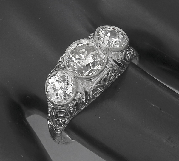 edwardian 2.82ct diamond platinum anniversary ring 3/4 view photo