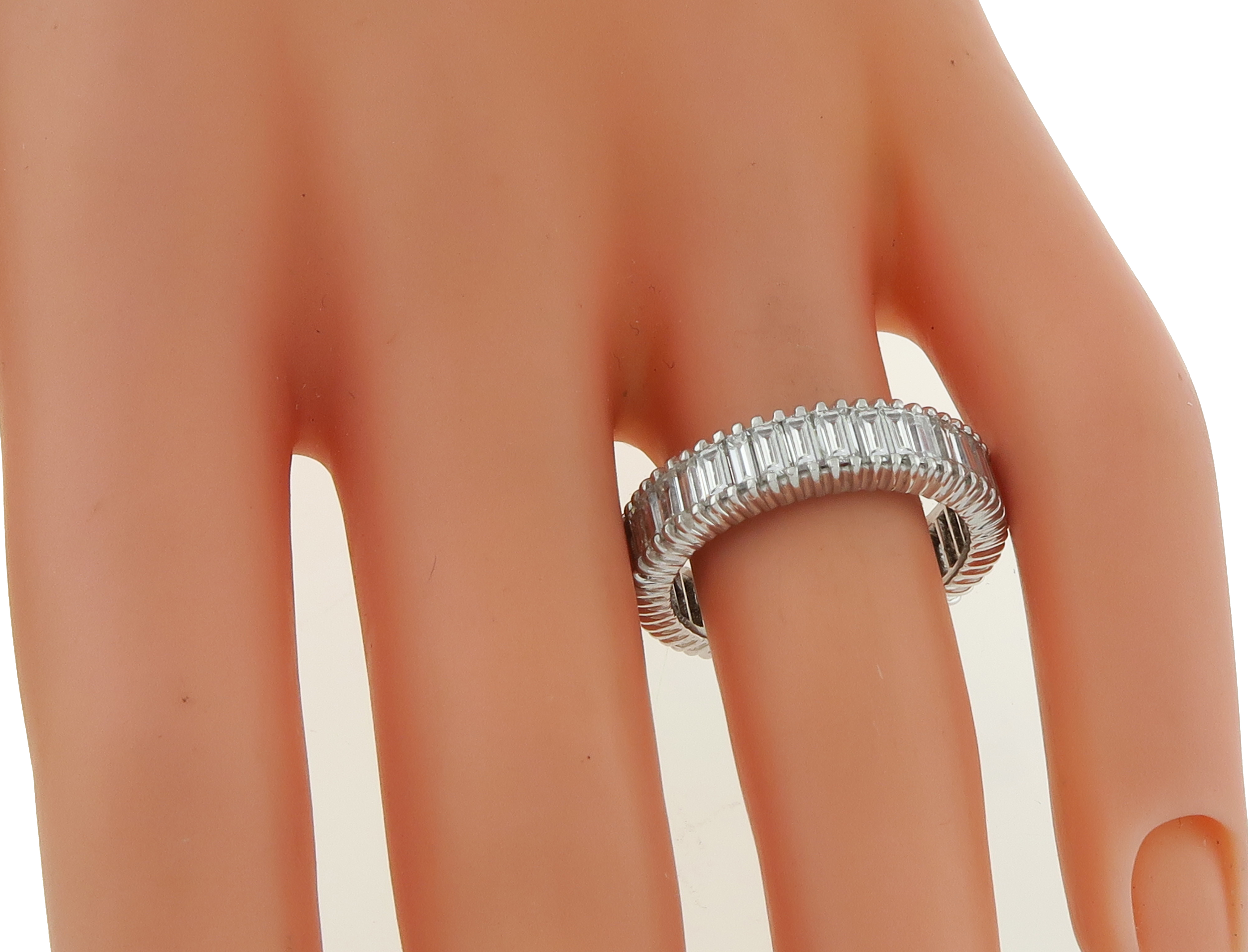 Estate 2.00ct Diamond Eternity Wedding Band Photo 1