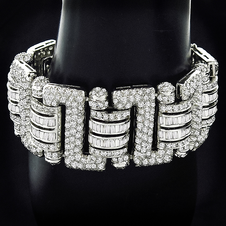 Estate 38.00ct Round And Baguette Cut Diamond 18k White Gold Bracelet