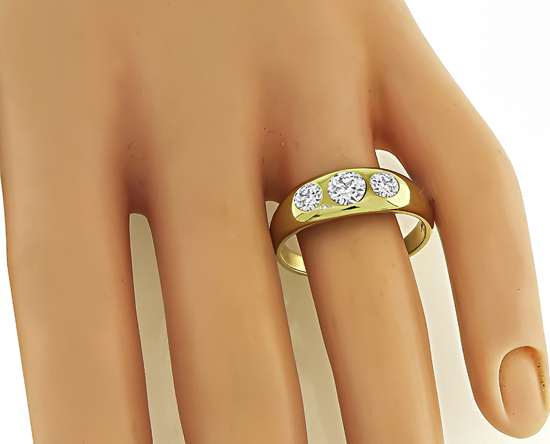 Estate 1.00ct Diamond Three Stone Gold Ring