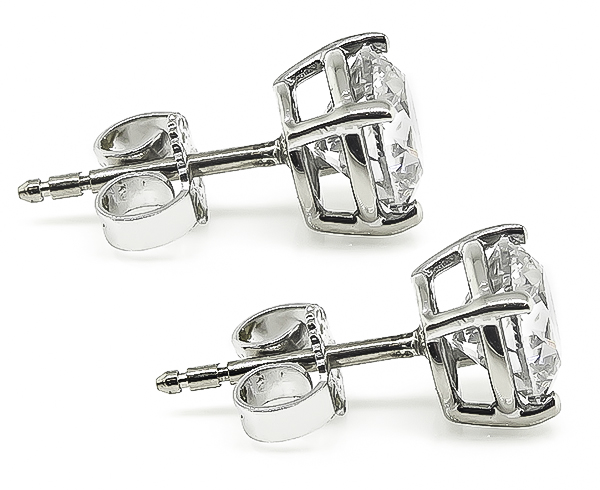 Estate GIA Certified 1.03ct and 1.01ct Diamond Stud Earrings