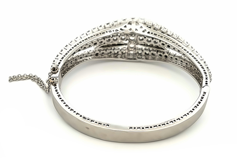 Estate 5.00ct Diamond Gold Bangle