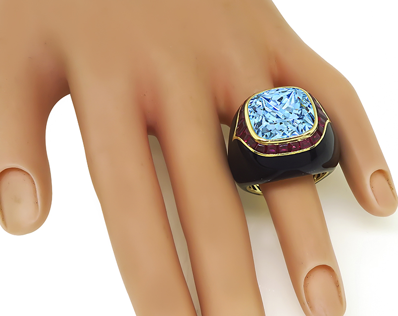 Estate 15.00ct Blue Topaz 3.00ct Ruby Onyx Gold Ring