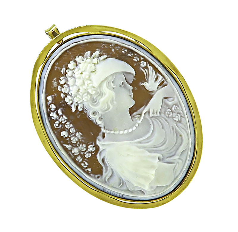 Vintage Gold Cameo Pin / Pendant